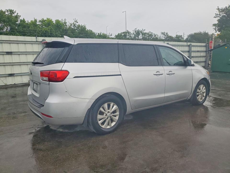Photo 3 from auction – 2018 KIA SEDONA with VIN KNDMB5C11J6406784