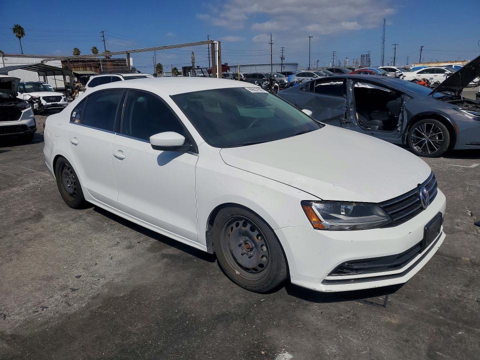 Photo 4 from auction – 2017 VOLKSWAGEN JETTA with VIN 3VW2B7AJ7HM218722