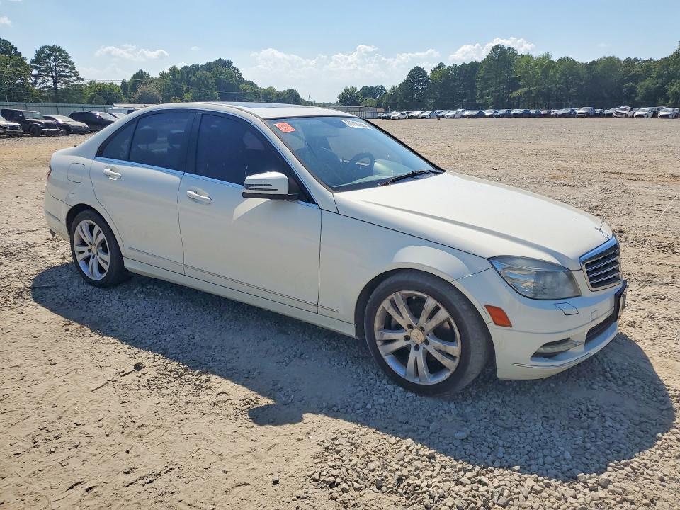 Photo 4 from auction – 2011 MERCEDES-BENZ C with VIN WDDGF8BB6BR153724
