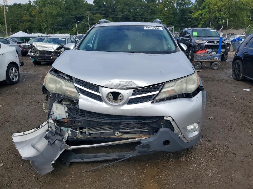 Снимка 5 от търг – 2014 TOYOTA RAV4 с VIN 2T3RFREVXEW176202