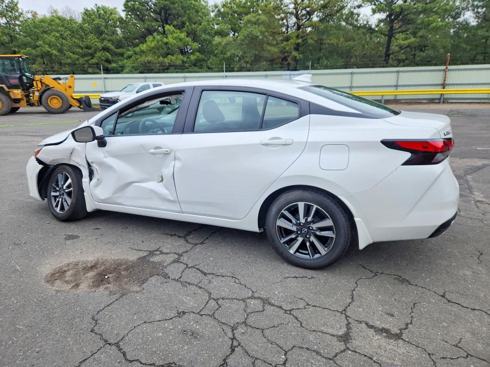 Photo 2 from auction – 2024 NISSAN VERSA with VIN 3N1CN8EV7RL926464