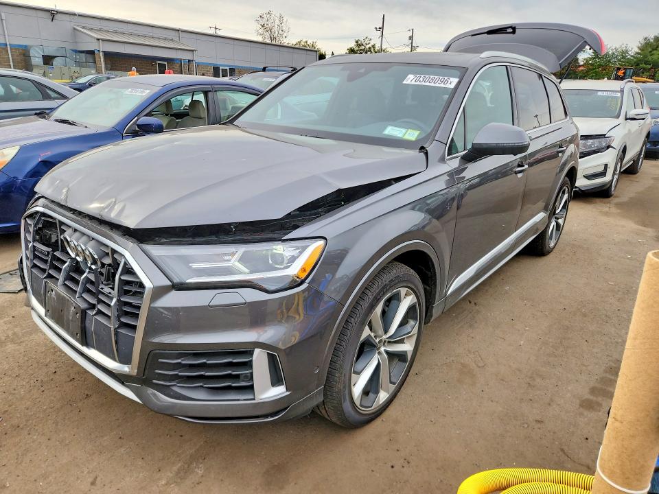 AUDI Q7 2022 with VIN WA1LXBF73ND015708 - Photo from auction