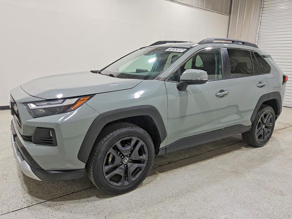 Photo 1 from auction – 2022 TOYOTA RAV4 with VIN 2T3J1RFV2NW256958