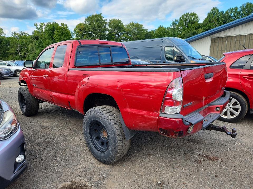 Photo 2 from auction – 2010 TOYOTA TACOMA with VIN 5TEUU4EN4AZ672212