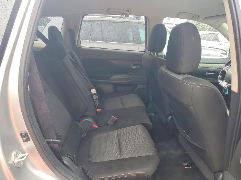 Photo 11 from auction – 2018 MITSUBISHI OUTLANDER with VIN JA4AZ3A32JJ001810