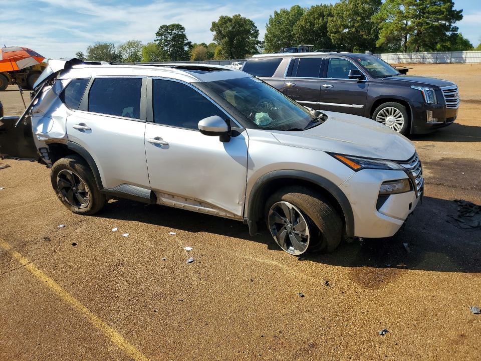 Снимка 4 от търг – 2024 NISSAN ROGUE с VIN 5N1BT3BA7RC731927