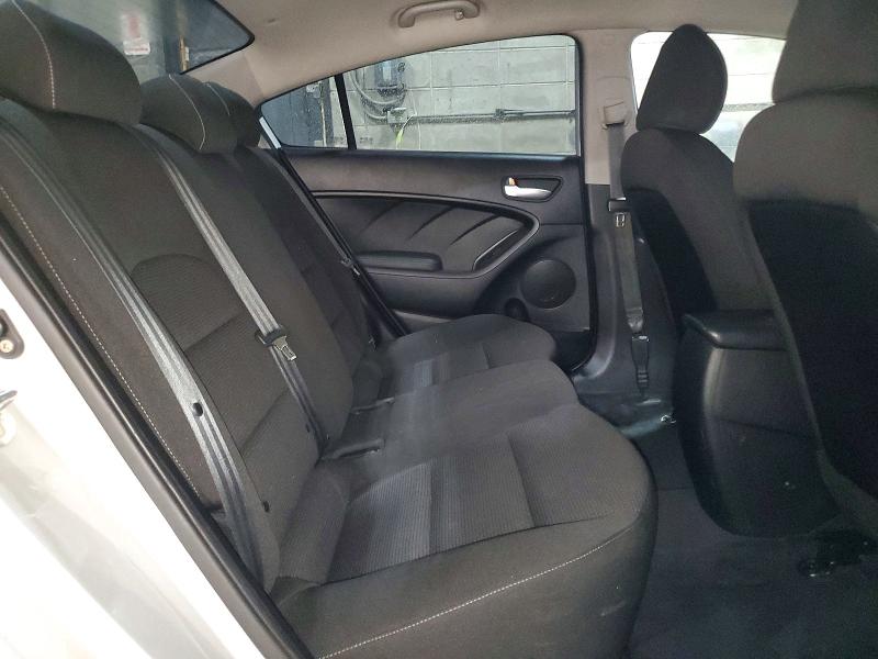Снимка 10 от търг – 2017 KIA FORTE с VIN 3KPFK4A79HE085611
