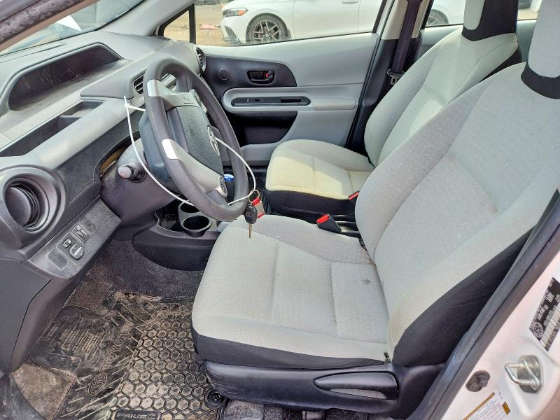 Снимка 7 от търг – 2013 TOYOTA PRIUS C с VIN JTDKDTB37D1541505
