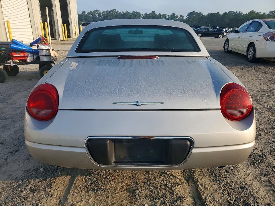 Foto 6 de la subasta – 2004 FORD THUNDERBIRD con VIN 1FAHP60A14Y104066