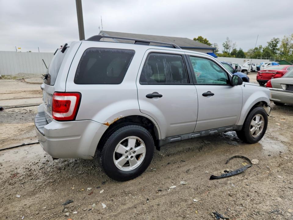 Photo 3 from auction – 2010 FORD ESCAPE with VIN 1FMCU0D77AKC67257
