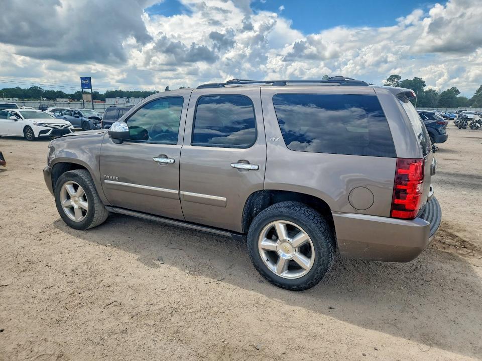 Photo 2 from auction – 2012 CHEVROLET TAHOE with VIN 1GNSCCE01CR295384