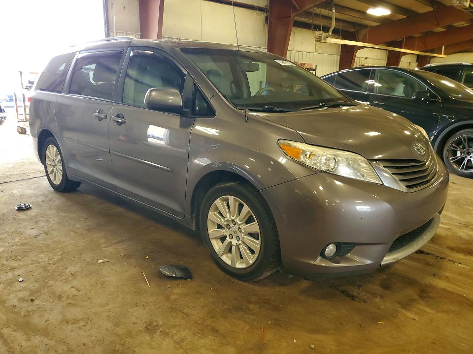 Foto 4 de la subasta – 2011 TOYOTA SIENNA con VIN 5TDDK3DC8BS015542