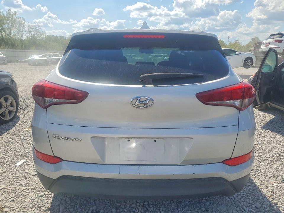 Photo 6 from auction – 2018 HYUNDAI TUCSON with VIN KM8J33A42JU720047