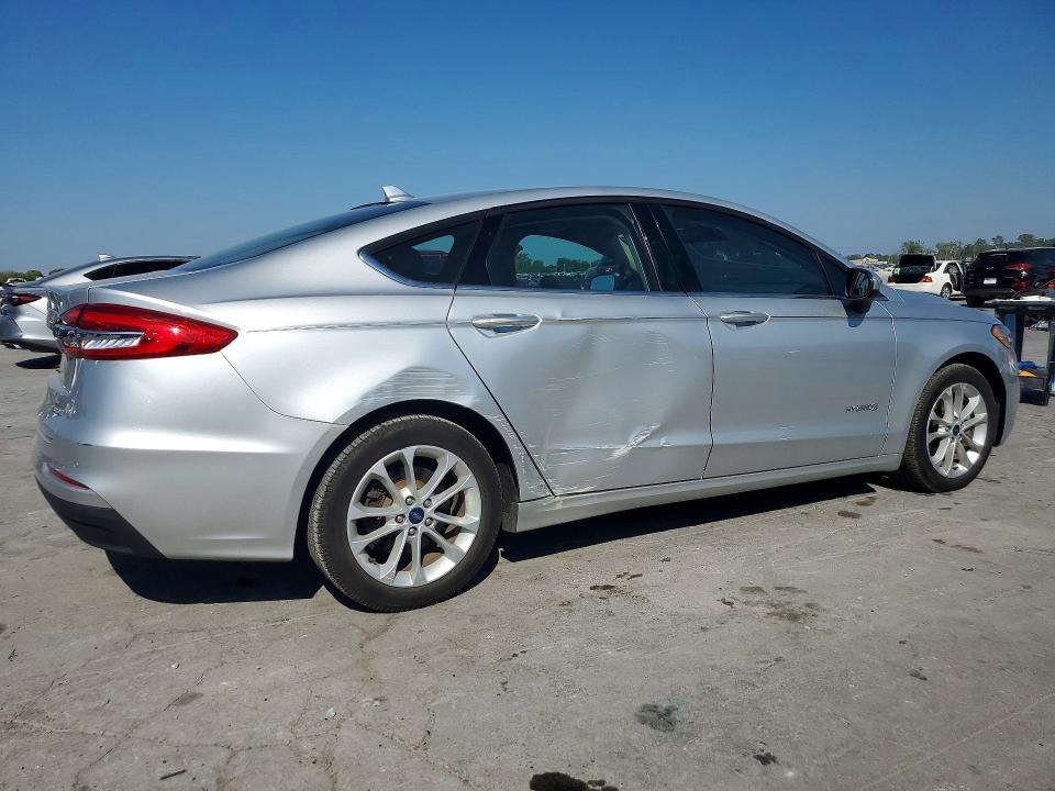 Foto 3 de la subasta – 2019 FORD FUSION con VIN 3FA6P0LU6KR131446