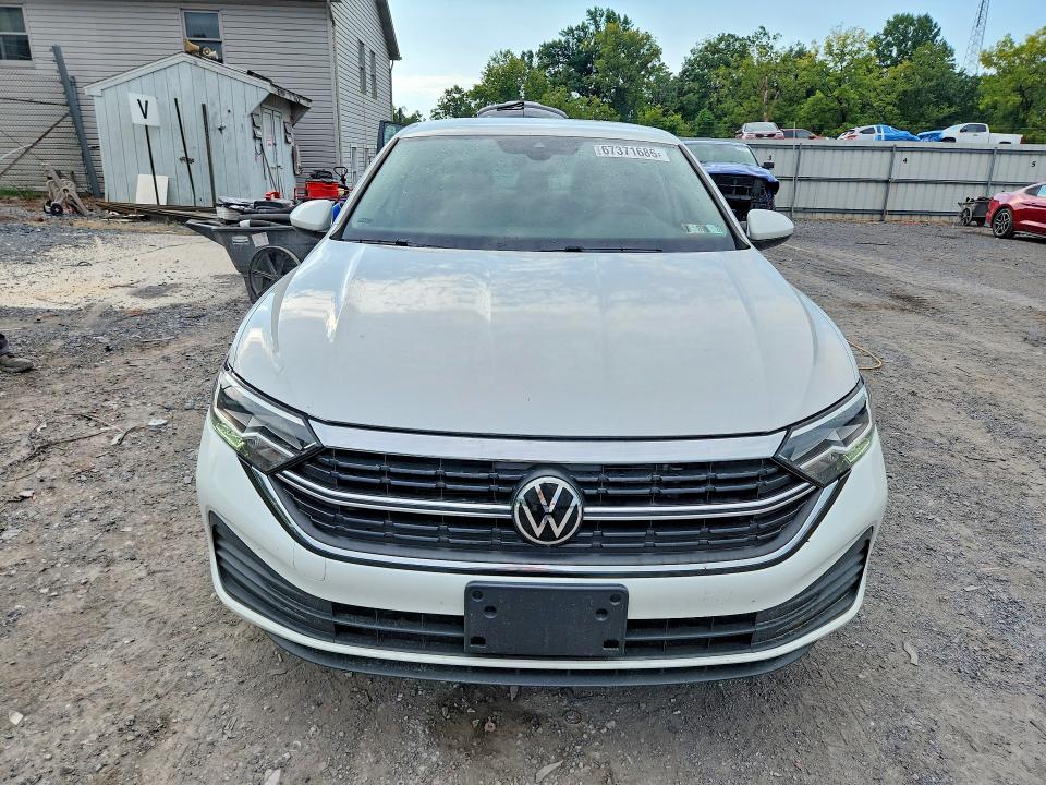 Photo 5 from auction – 2023 VOLKSWAGEN JETTA with VIN 3VWEM7BU3PM008715