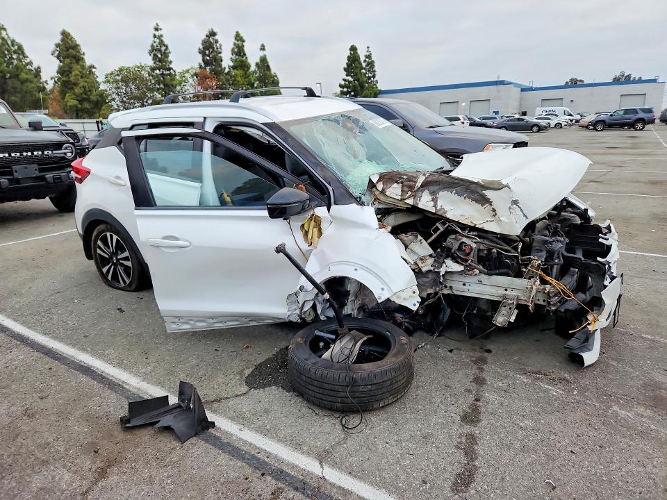 Photo 4 from auction – 2020 NISSAN KICKS with VIN 3N1CP5DV3LL518562