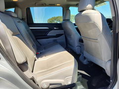 Photo 11 from auction – 2017 TOYOTA HIGHLANDER with VIN 5TDKZRFH4HS511624