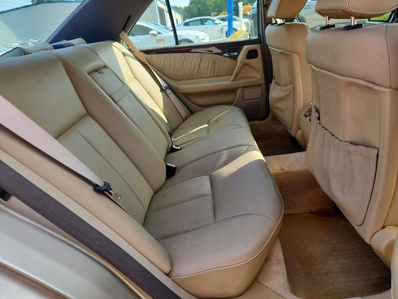 Photo 10 from auction – 1997 MERCEDES-BENZ E with VIN WDBJF72F1VA159008