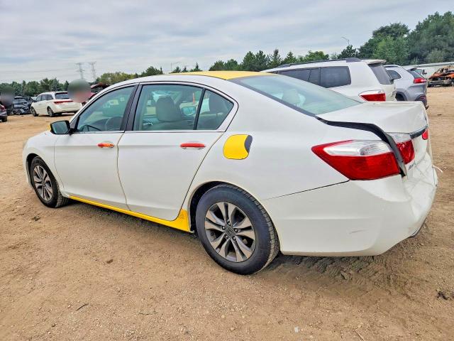 Снимка 2 от търг – 2015 HONDA ACCORD с VIN 1HGCR2F35FA251570