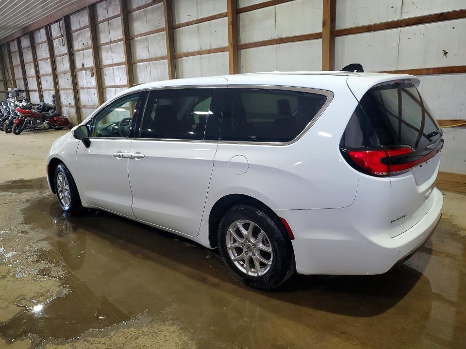 Photo 2 from auction – 2023 CHRYSLER PACIFICA with VIN 2C4RC1BGXPR560431
