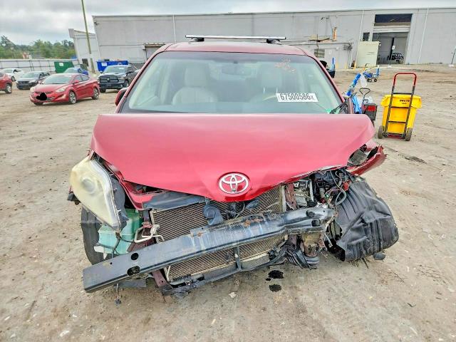 Photo 5 from auction – 2012 TOYOTA SIENNA with VIN 5TDYK3DC5CS199003