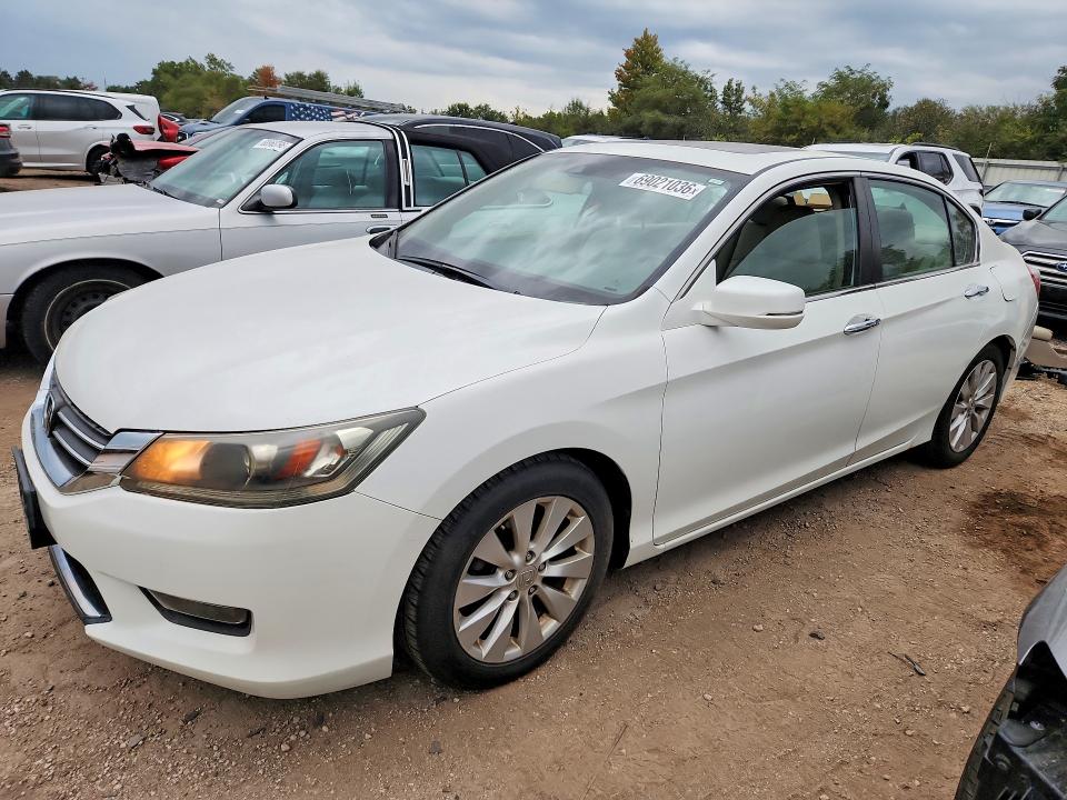 HONDA ACCORD 2015 with VIN 1HGCR2F82FA103288 - Photo from auction
