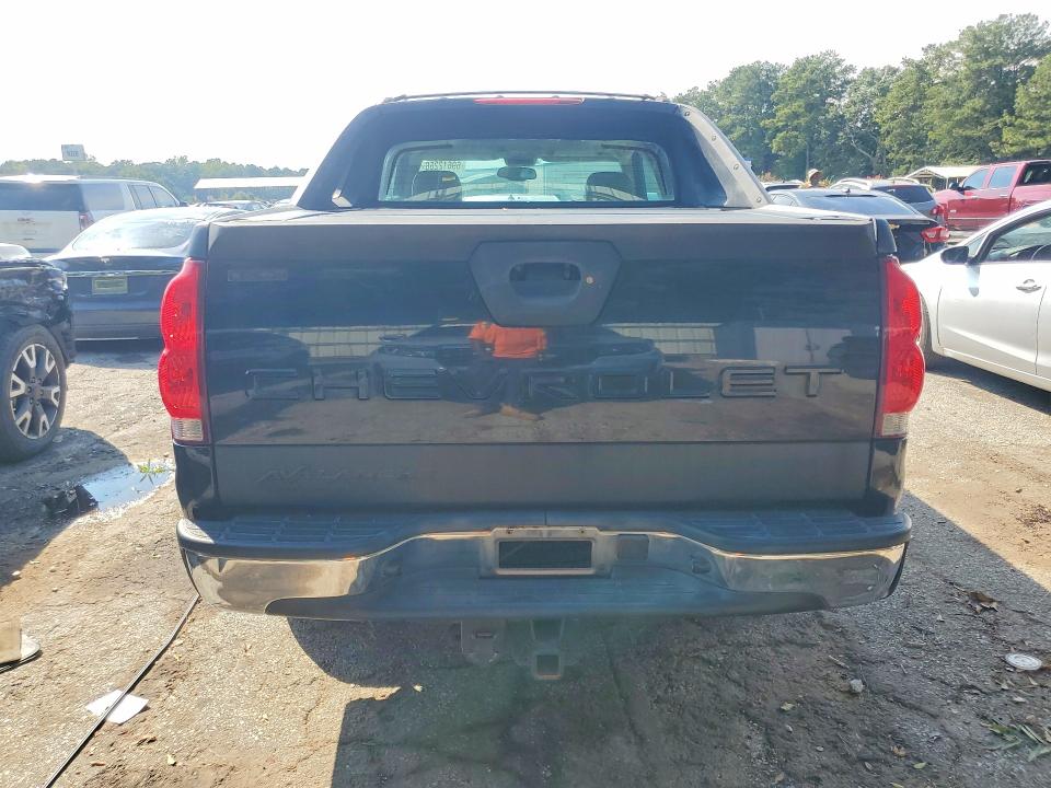 Photo 6 from auction – 2005 CHEVROLET AVALANCHE with VIN 3GNEC12Z15G233958