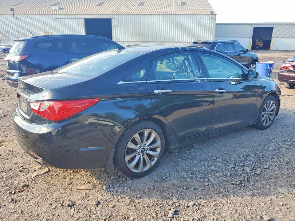 Photo 3 from auction – 2013 HYUNDAI SONATA with VIN 5NPEC4AC9DH579432