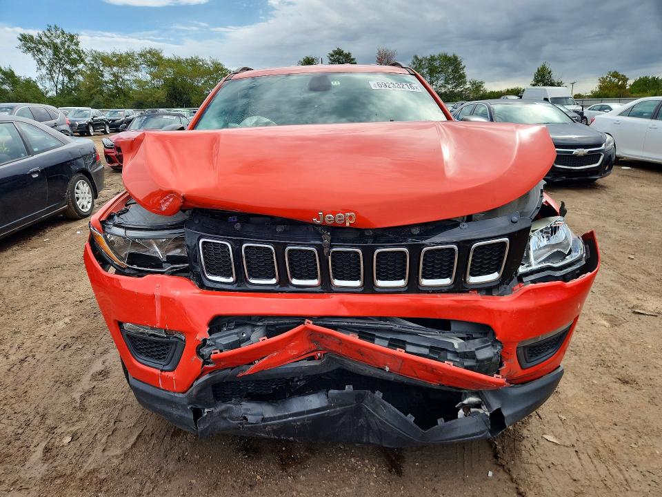 Фото 5 с аукциона – 2018 JEEP COMPASS с VIN 3C4NJCAB4JT133675