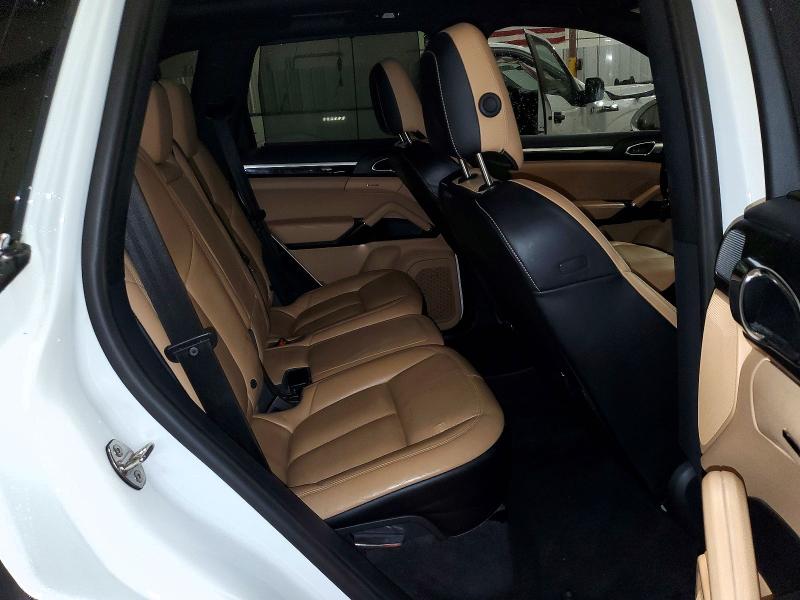 Photo 10 from auction – 2017 PORSCHE CAYENNE with VIN WP1AB2A26HLA51165