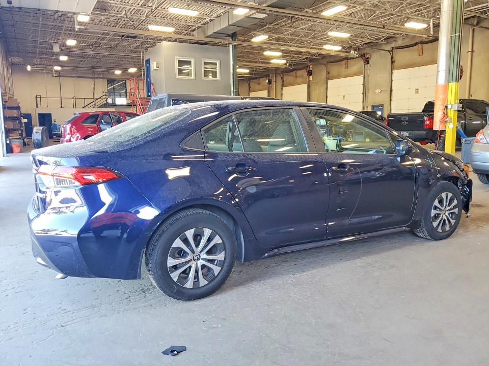 Photo 3 from auction – 2022 TOYOTA COROLLA with VIN JTDEAMDE7NJ039427