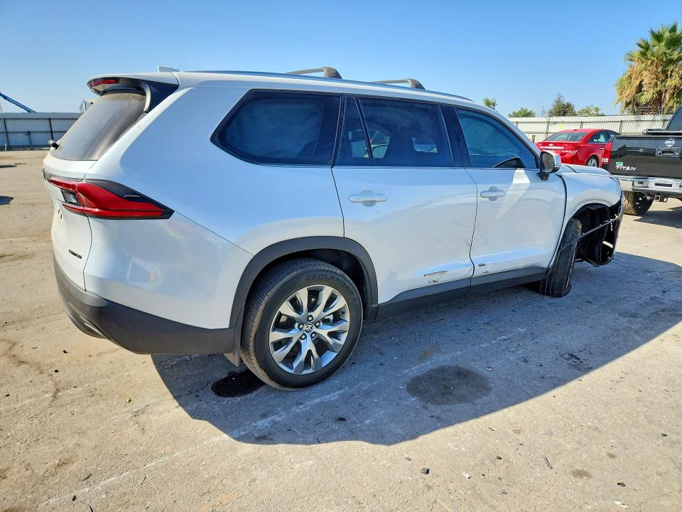 Снимка 3 от търг – 2024 TOYOTA GRAND HIGHLANDER с VIN 5TDAAAB52RS014489