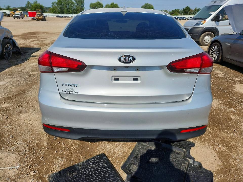 Photo 6 from auction – 2018 KIA FORTE with VIN 3KPFL4A71JE170025