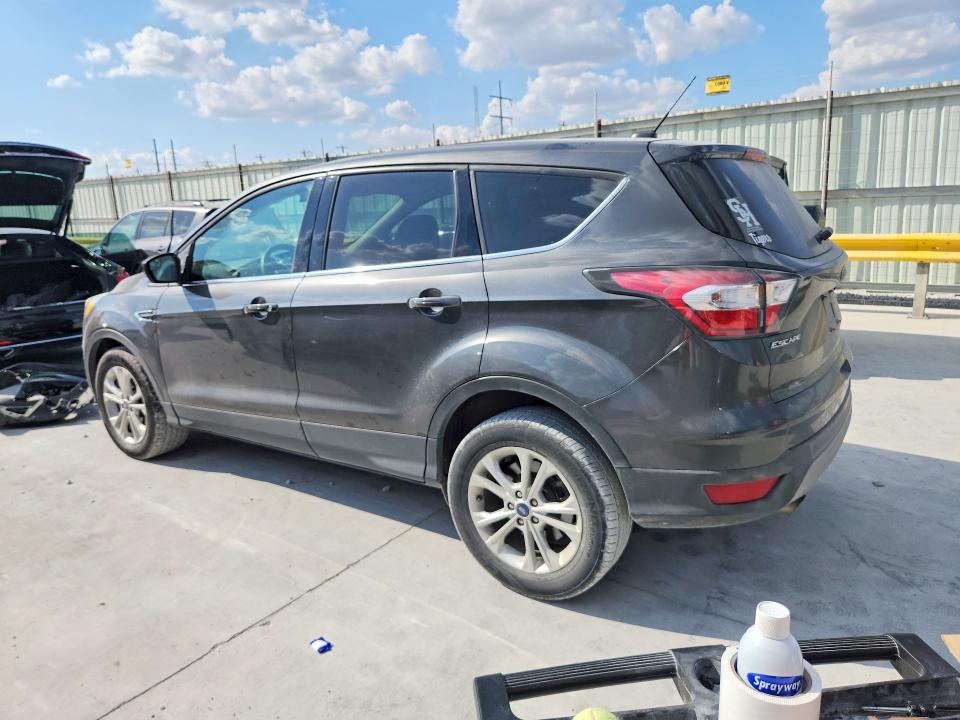Foto 2 de la subasta – 2017 FORD ESCAPE con VIN 1FMCU0GD0HUA54697