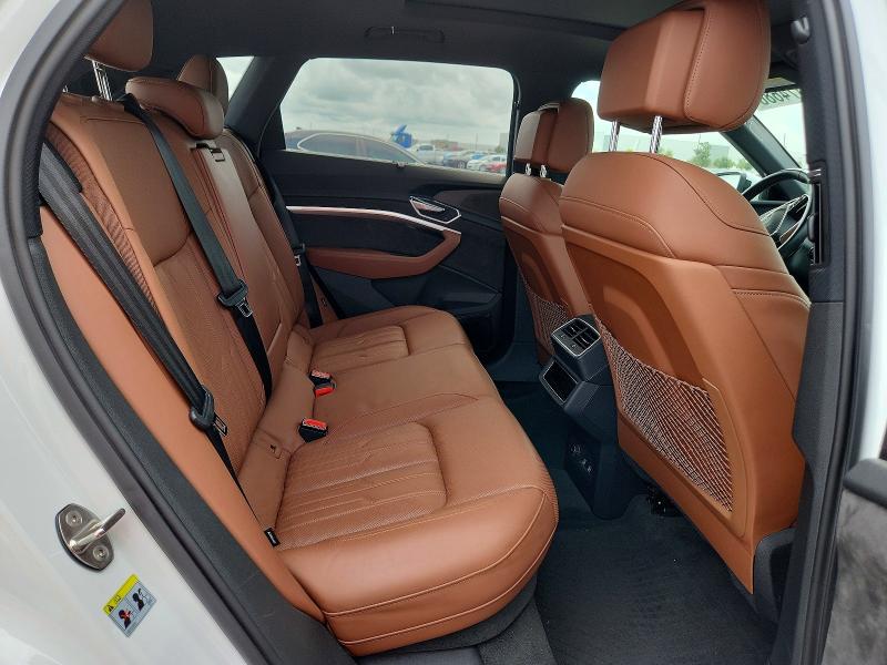 Photo 11 from auction – 2019 AUDI E-TRON with VIN WA1VABGE9KB019129