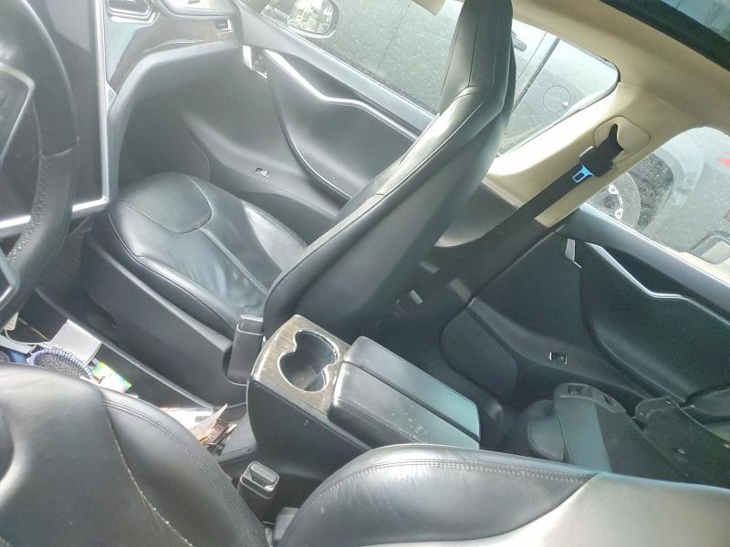 Фото 8 с аукциона – 2013 TESLA MODEL S с VIN 5YJSA1CN9DFP16180