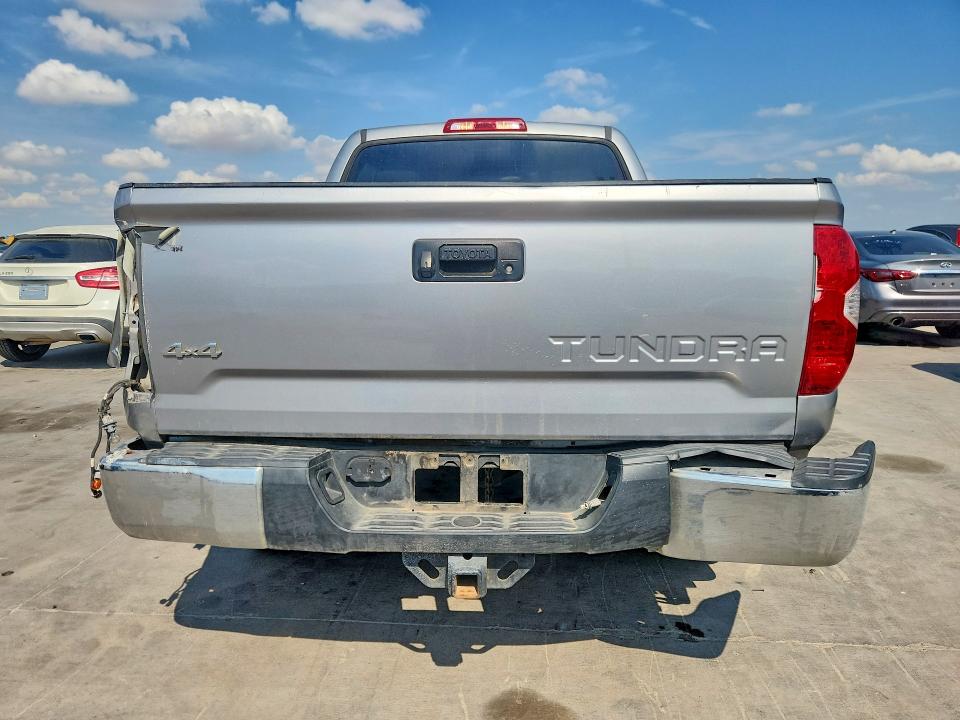 Photo 6 from auction – 2018 TOYOTA TUNDRA with VIN 5TFDM5F12JX075827