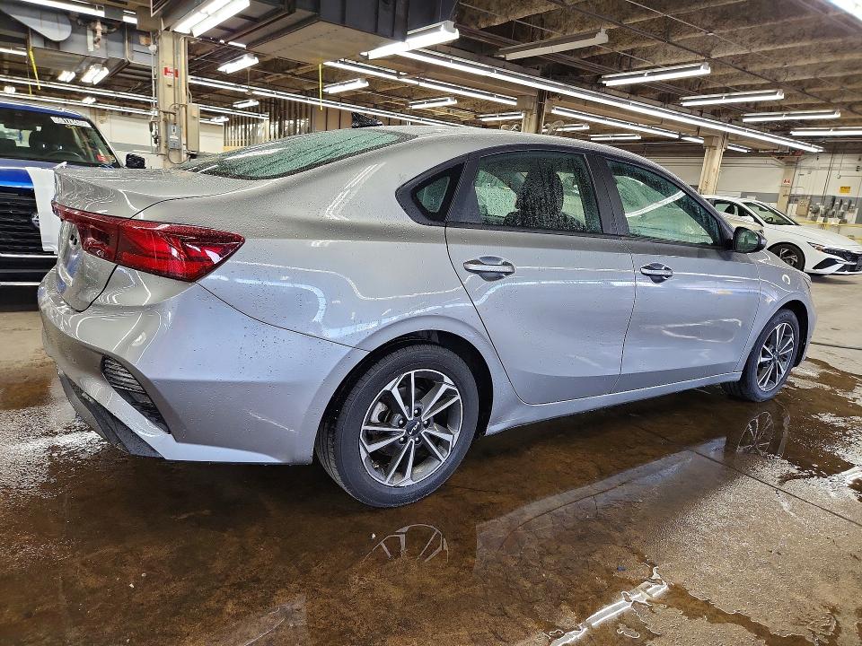Foto 3 de la subasta – 2023 KIA FORTE con VIN 3KPF24AD0PE615629