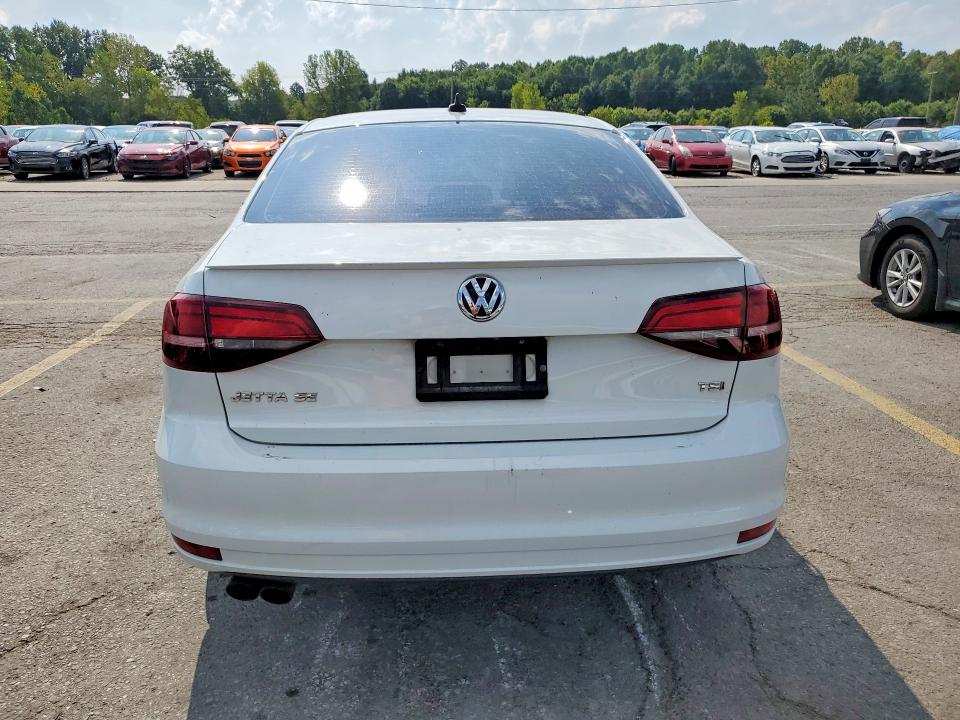 Photo 6 from auction – 2017 VOLKSWAGEN JETTA with VIN 3VWDB7AJ0HM266524