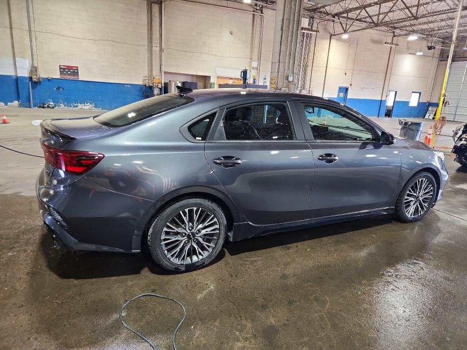 Photo 3 from auction – 2022 KIA FORTE with VIN 3KPF54AD8NE432094