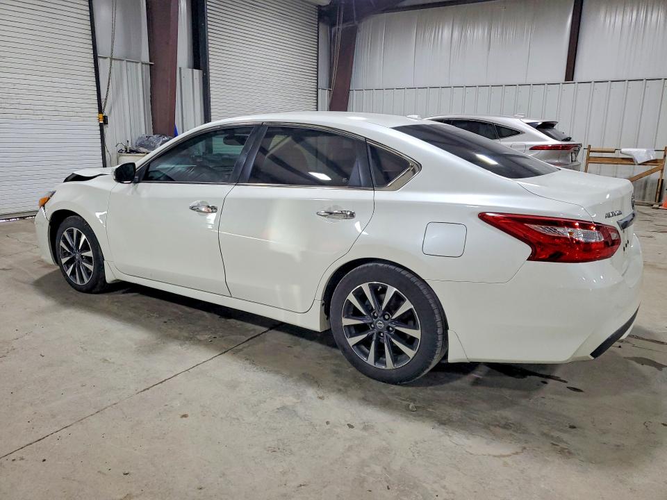 Photo 2 from auction – 2017 NISSAN ALTIMA with VIN 1N4AL3AP2HC223276