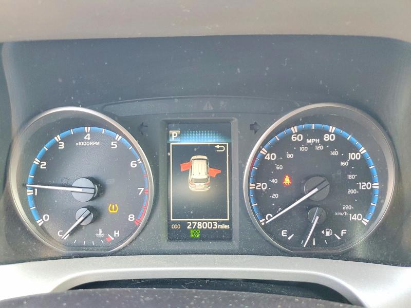 Photo 9 from auction – 2018 TOYOTA RAV4 with VIN 2T3RFREV7JW704997