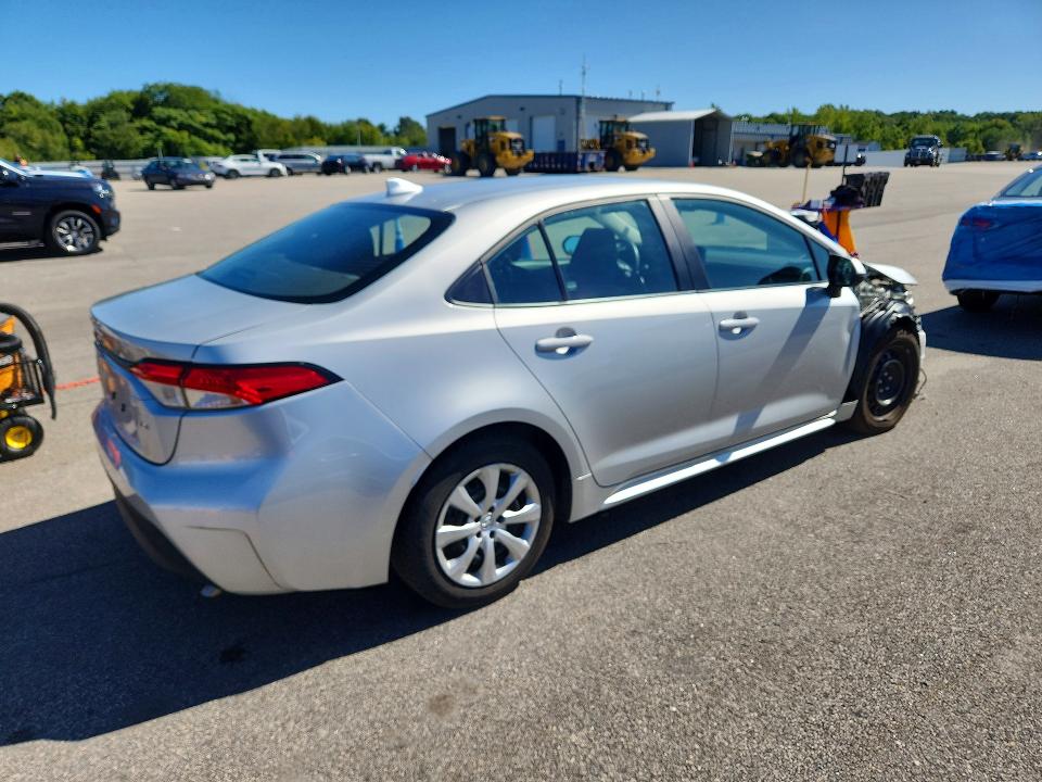 Zdjęcie 3 z aukcji – 2025 TOYOTA COROLLA z VIN 5YFB4MDE6SP248076