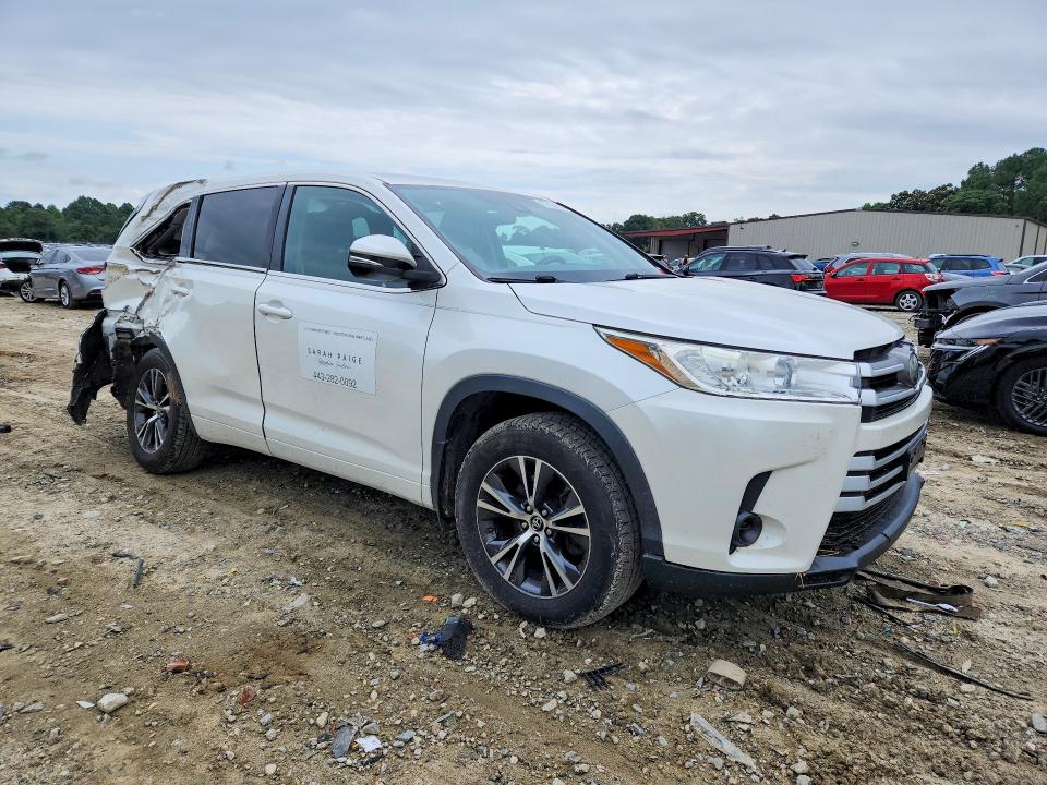 Снимка 4 от търг – 2017 TOYOTA HIGHLANDER с VIN 5TDBZRFH0HS358952