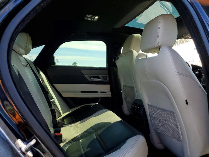 Photo 10 from auction – 2016 JAGUAR XF with VIN SAJBG4BV6GCY05676