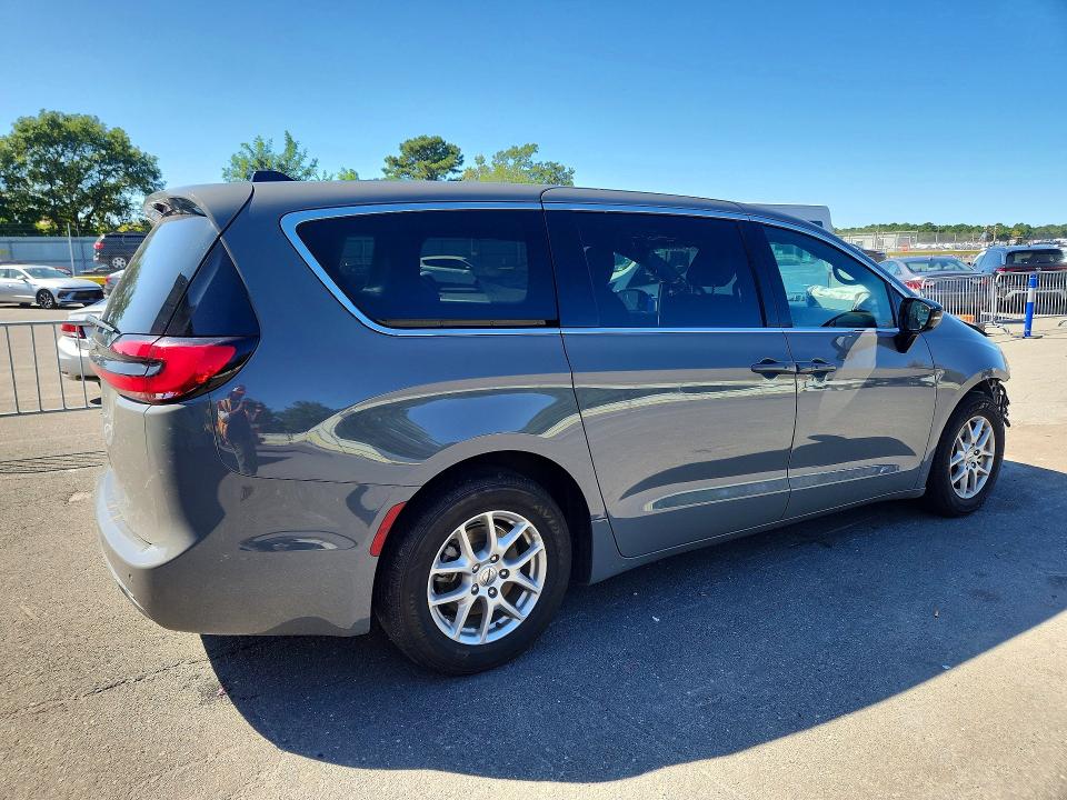 Снимка 3 от търг – 2025 CHRYSLER PACIFICA с VIN 2C4RC1BG2SR504511