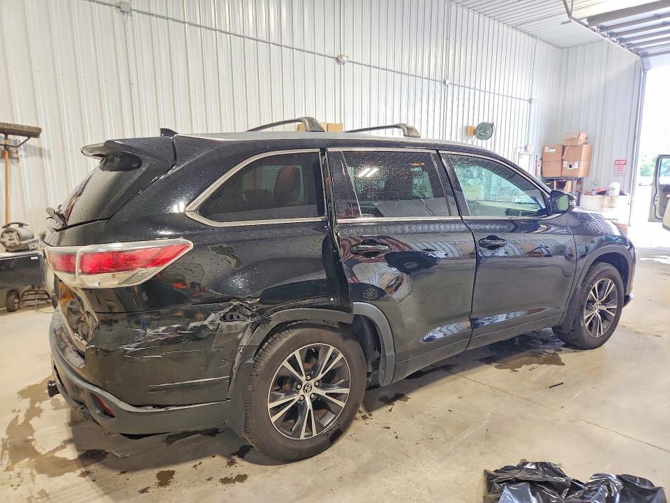 Снимка 3 от търг – 2016 TOYOTA HIGHLANDER с VIN 5TDJKRFH7GS227693