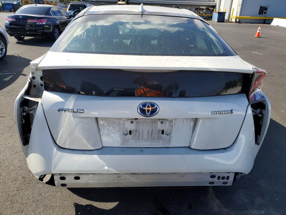 Photo 6 from auction – 2018 TOYOTA PRIUS with VIN JTDKBRFU2J3076255