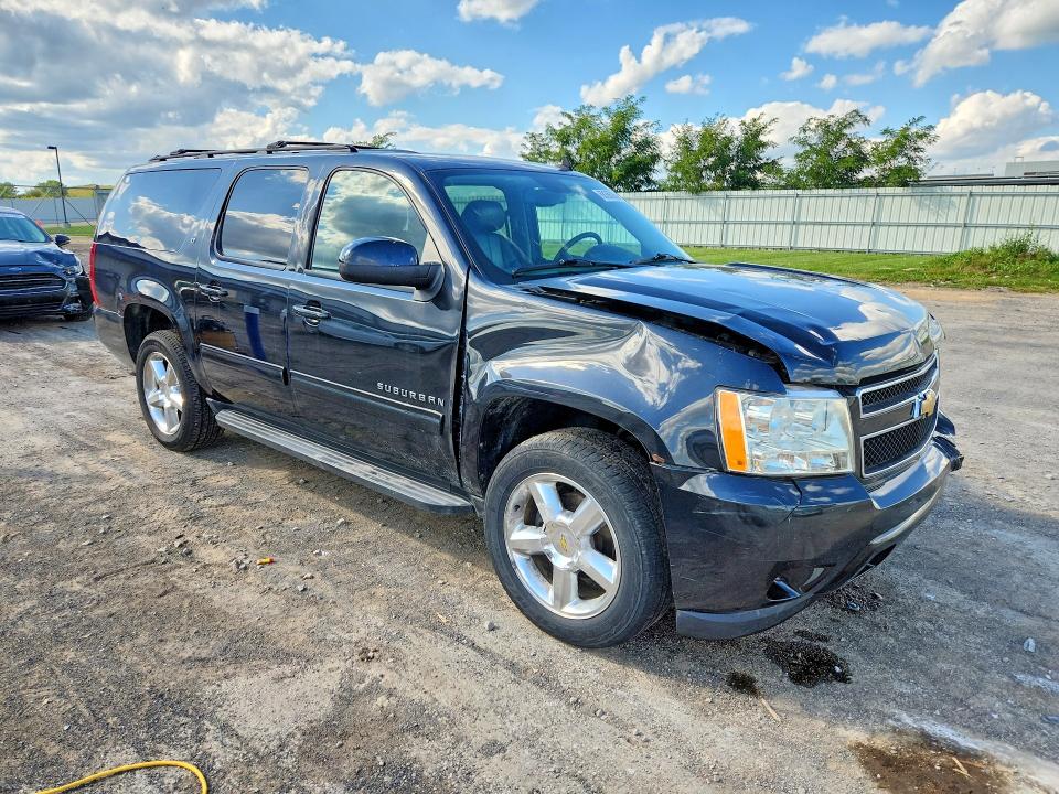 Photo 4 from auction – 2011 CHEVROLET SUBURBAN with VIN 1GNSKJE38BR304047