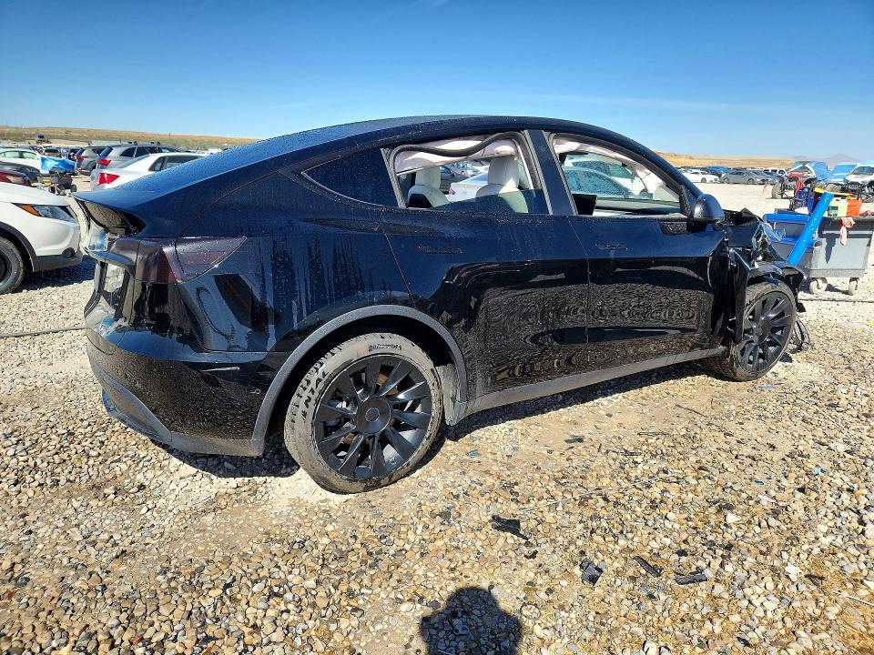 Снимка 3 от търг – 2021 TESLA MODEL Y с VIN 5YJYGDEE3MF217043